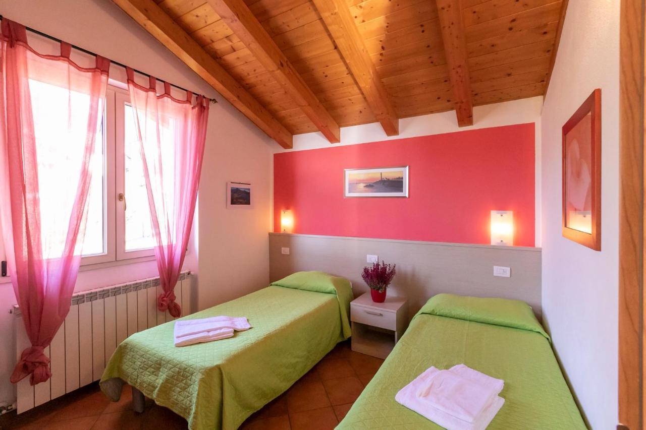 La Collina Degli Ulivi Apartment Vercana Luaran gambar